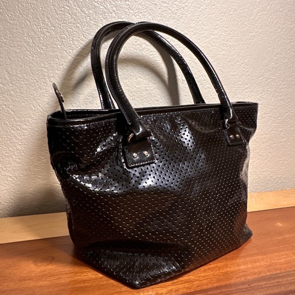 🌟KATE SPADE ♠️ Handbag / Purse / Shoulder Bag / Tote Unique perforated design!! - Picture 3 of 9